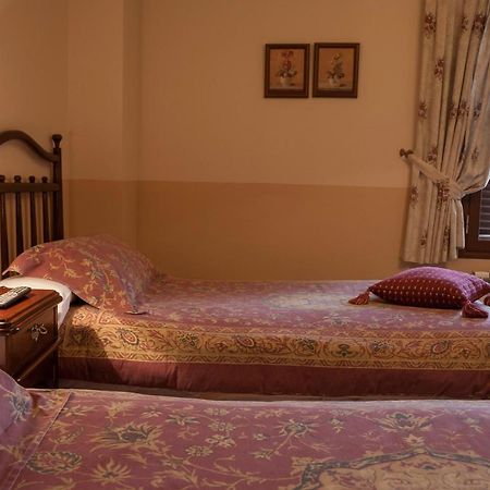 La Casa Del Maestro Pension Tardelcuende Buitenkant foto