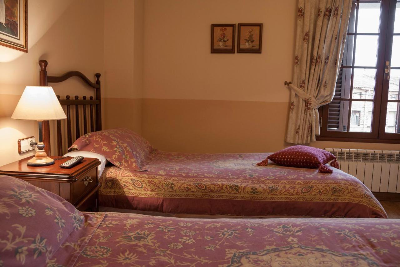 La Casa Del Maestro Pension Tardelcuende Buitenkant foto
